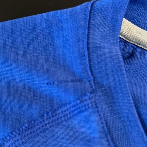 Under Armour Men's Blue Shirt - Picture 7 of 7